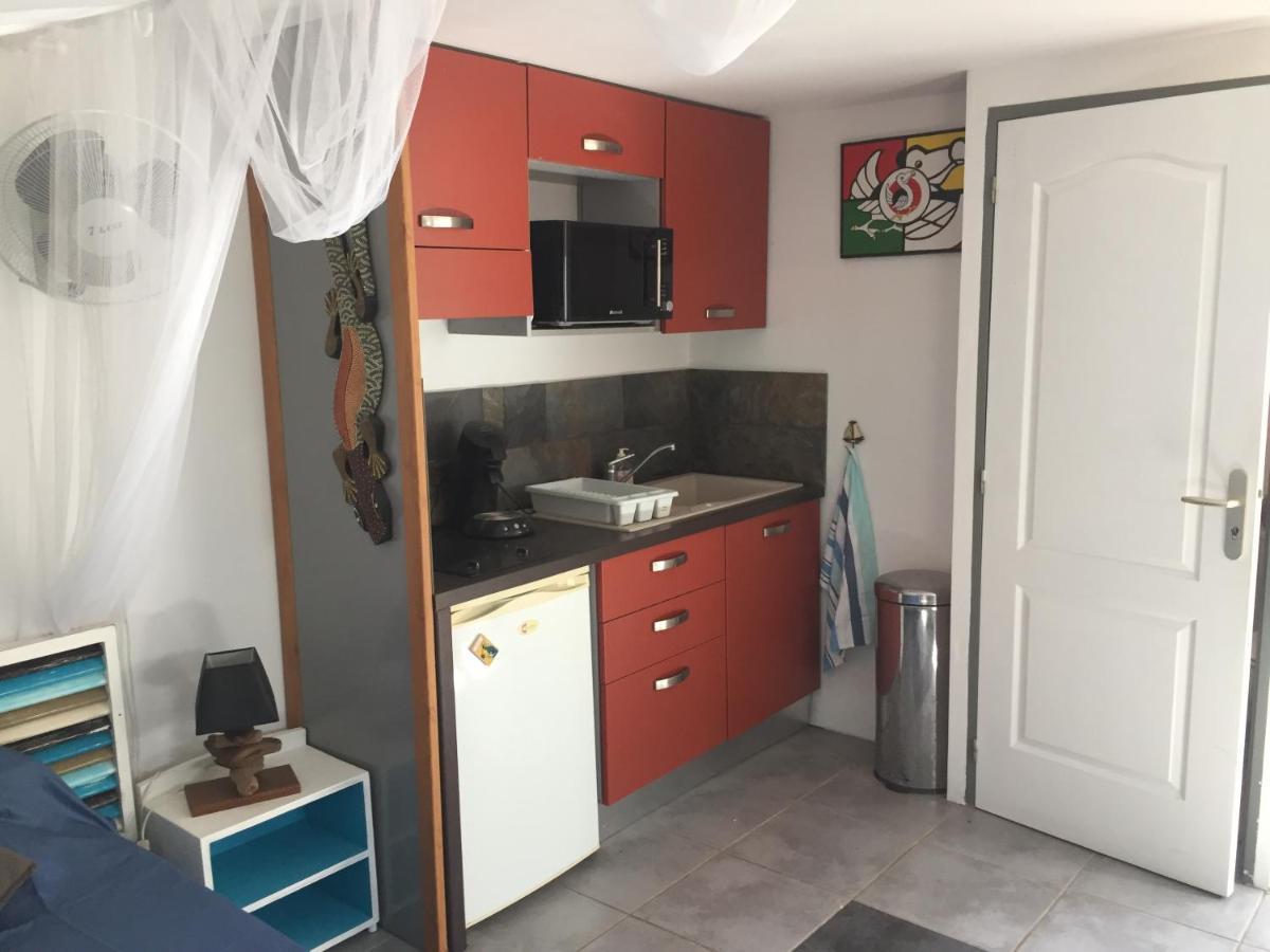 Appartamento studio indépendant dans propriété avec piscine et wifi Saint-Gilles-les Bains Esterno foto